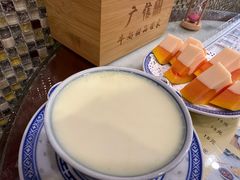 -广信牛奶甜品世家(台东店)
