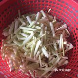 鲜的不得了的茭儿菜炒肉丝