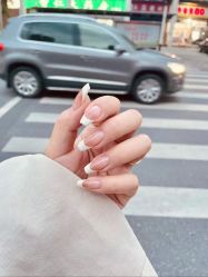 -小羽毛美甲美睫