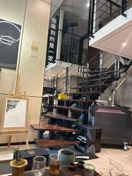 -鳌首刺青纹身 穿孔饰品店