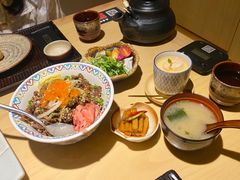 雪花牛肉盖饭定食-越光米贩精致料理餐厅(金鹰店)