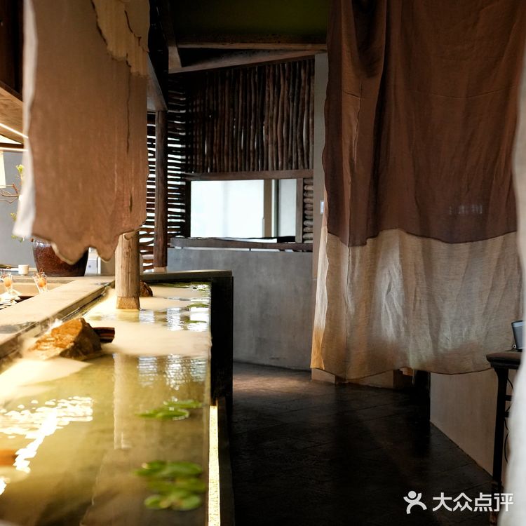 ​相识在第六年 终于，元古​落户深圳 ​一年四季为骨干