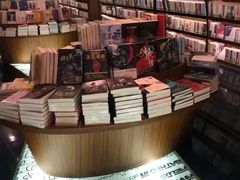 -钟书阁(珍园店)