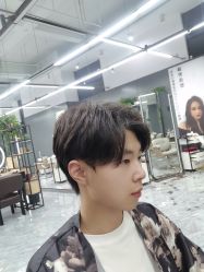 -藤野造型烫发染发