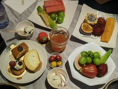 -雍容荟帝王蟹活龙虾展台自助(IFS黑金店)