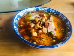 辣酱焖蹄面-裕兴记·三虾面(西北街总店)