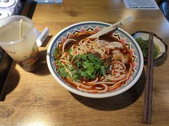 -鑫花溪牛肉米粉(人民广场店)
