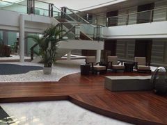 -上海滴水湖皇冠假日酒店