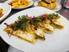 -LESCEDARS Brasserie Bistro香柏树