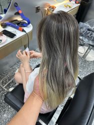 -Tloml salon