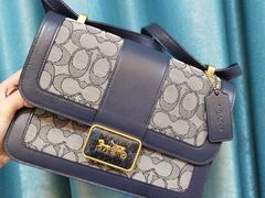 -COACH蔻驰(德基广场店)