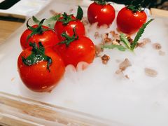 番茄脆菇沙拉-小大董·烤鸭(凤凰汇店)