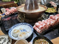 -果松木炭酸菜铜火锅·外婆参鸡汤