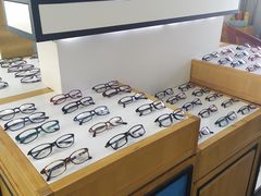 -LOGO眼镜·蔡司品牌折扣店(龙华清湖店)