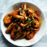 调料:食用油、香葱、生抽、老抽、料酒 步骤