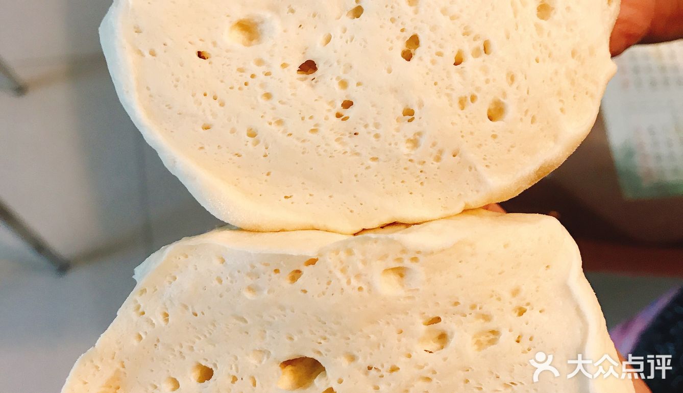 开始享用好吃的馒头了!