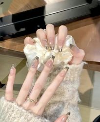 -IDO美甲美睫