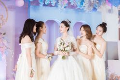 点击看大图 -GRACE KELLY婚纱与礼服(北京店)