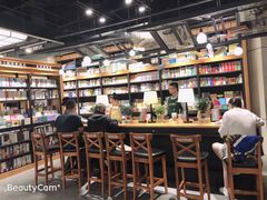 -西西弗书店&矢量咖啡(凯德晶萃广场店)