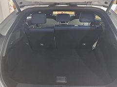 -小鹏汽车(上海静安大融城店)