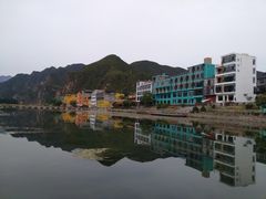 -百里峡七彩艺术小镇