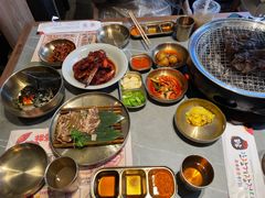 -草家酱蟹炭火烤肉店(珲春南路一店)