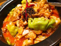 黑松茸牛肝菌焖牛蛙-云海肴·汽锅鸡·云南菜(天山百盛优客店)