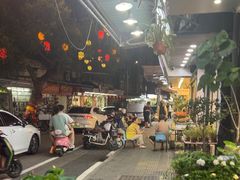 -溪岸路花鸟市场