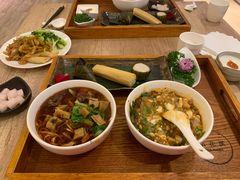 -乐领拈花溪·林涧食韵