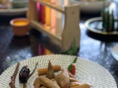 药膳浸乳鸽-夜宴江景餐厅