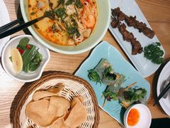 酸辣海鲜汤河粉-米纸越南小馆(金鹰世界店)