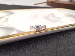 -威德钻石-克拉钻大本营(南京东路店)