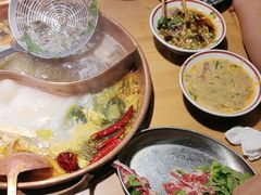 -洱火云南酸菜牛肉火锅(石景山当代商城店)