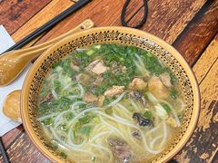 -正宗李家土鸡米线店