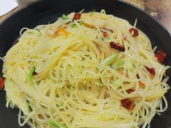 酸辣土豆丝-叶派龙虾•招牌香辣蟹·海鲜(中海国际店)