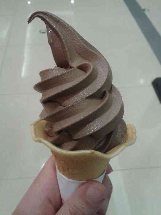 吉拿果-"在进去美食区的入口那边,现在冰淇淋买一送."-大众点评移动版