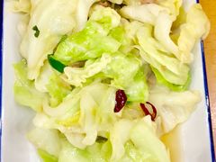 肉片炒卷心菜-虹梅食堂·爱蝦乃家