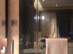 -上海龙之梦万丽酒店