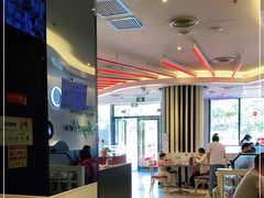 大堂-必胜客(绿地新都会店)