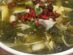 -渝是乎酸菜鱼(龙旗购物中心店)