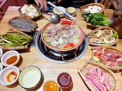 -阿婆情腊排骨火锅(金虹路店)
