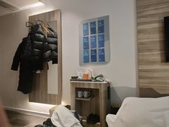 -汉庭优佳(上海娄山关路地铁站店)