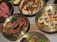 -草家酱蟹炭火烤肉店(珲春南路一店)