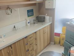 -上海仁爱医院口腔科 · 种植