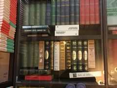 -钟书阁(松江泰晤士小镇店)