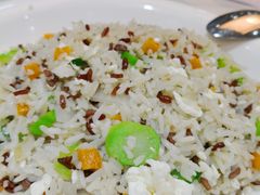 金瓜蛋白紅米炒飯-豪宴海鲜酒家