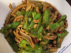 -余杨鸭鸭餐厅