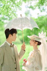 -现代经典婚纱摄影