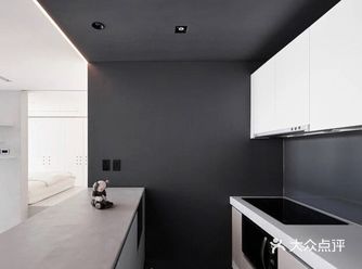 整个空间纯粹简单也实用。