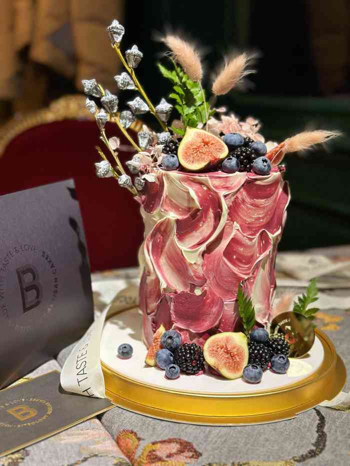 37人赞8小太阳爱回家2月3日 16:59打分98蛋糕的颜值两个字:完美!